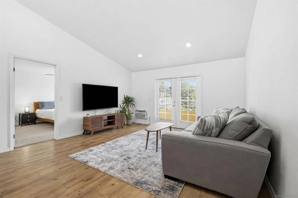5055 Collwood #320 San Diego, CA 92115