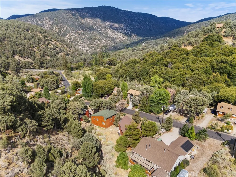 2513 Glacier Drive Frazier Park, CA 93225