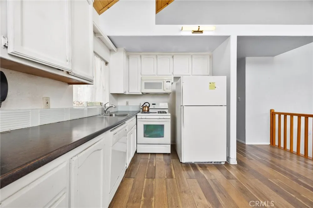 2513 Glacier Drive Frazier Park, CA 93225