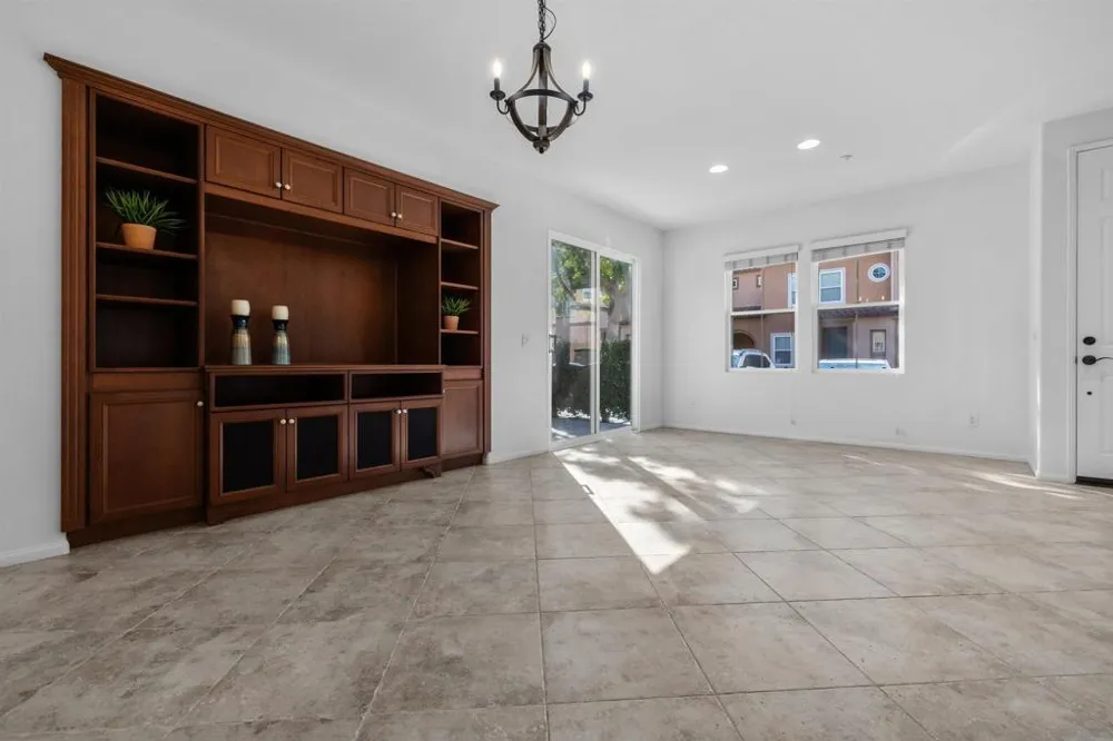 17007 Camino Marcilla #8 San Diego, CA 92127