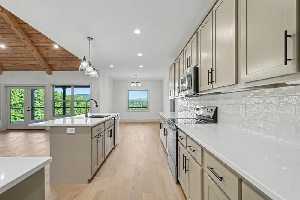1306 Ramey Mountain Road Hiawassee, GA 30546