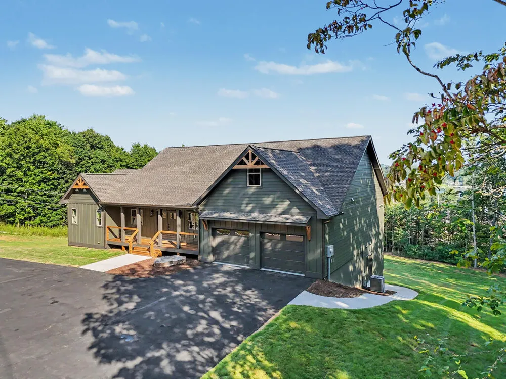 1306 Ramey Mountain Road Hiawassee, GA 30546