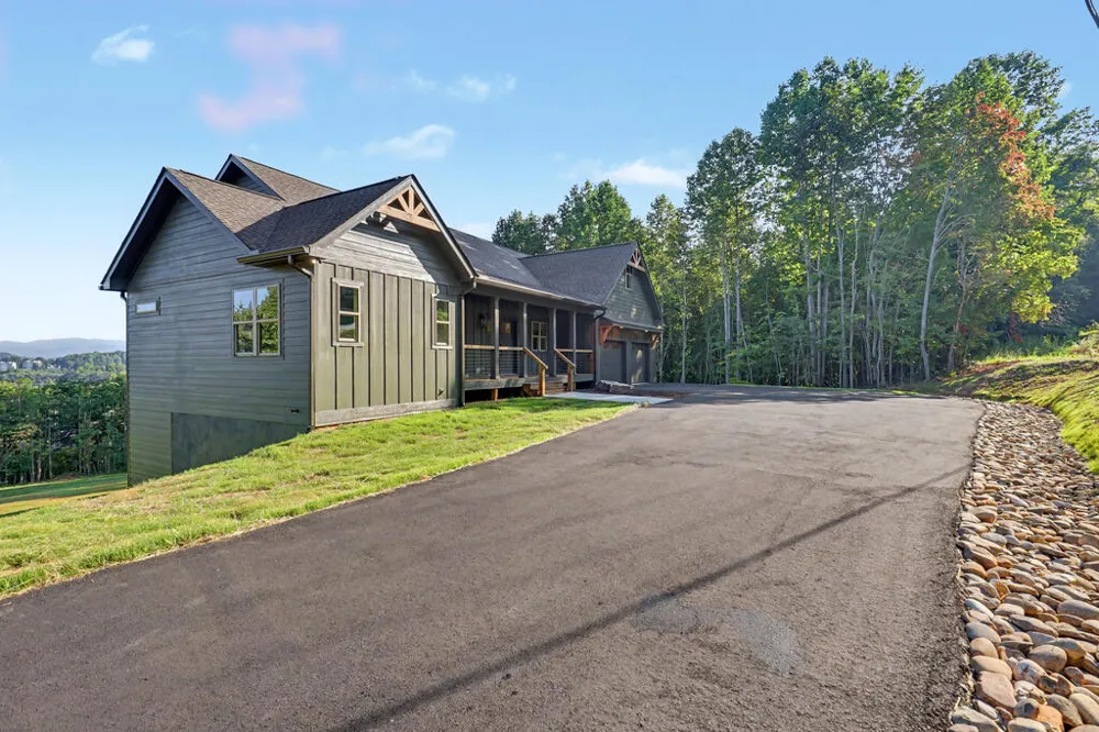 1306 Ramey Mountain Road Hiawassee, GA 30546