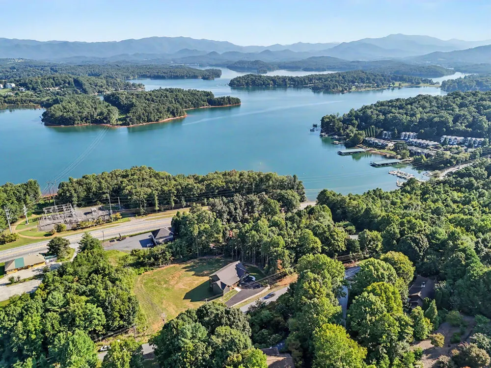 1306 Ramey Mountain Road Hiawassee, GA 30546