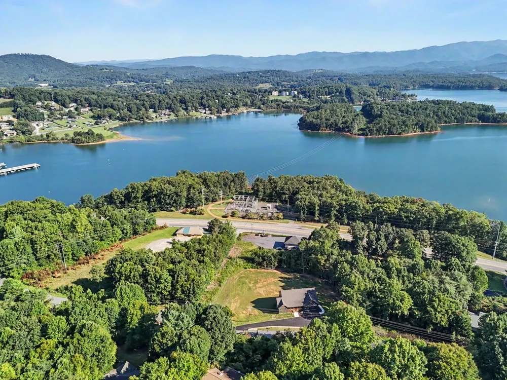 1306 Ramey Mountain Road Hiawassee, GA 30546