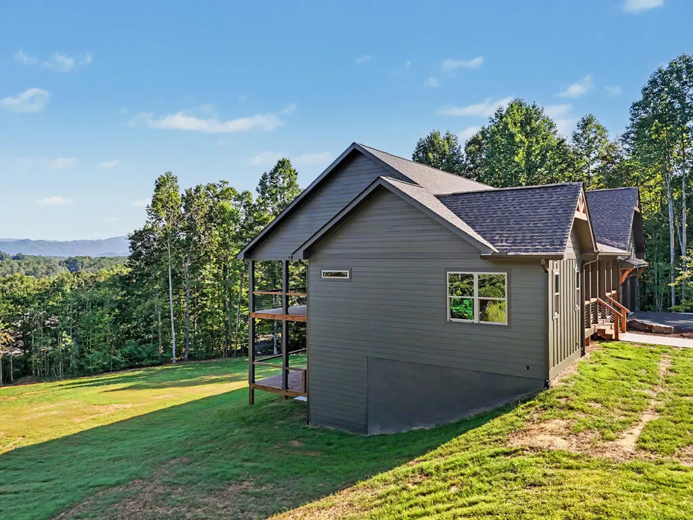 1306 Ramey Mountain Road Hiawassee, GA 30546