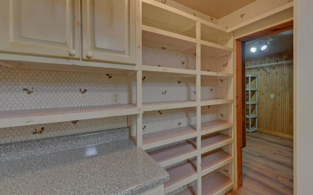 999 Old Mill Road Mineral Bluff, GA 30559