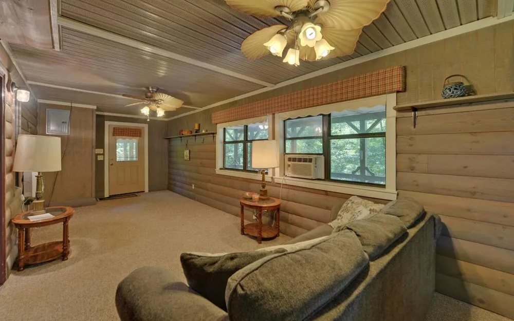 999 Old Mill Road Mineral Bluff, GA 30559