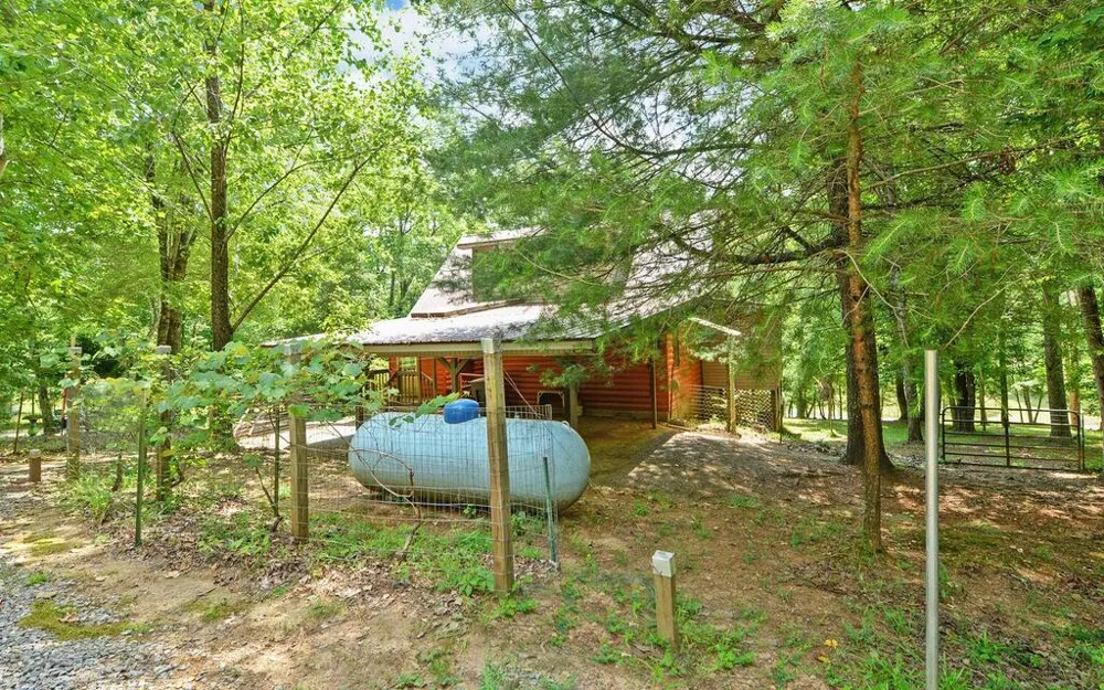 999 Old Mill Road Mineral Bluff, GA 30559