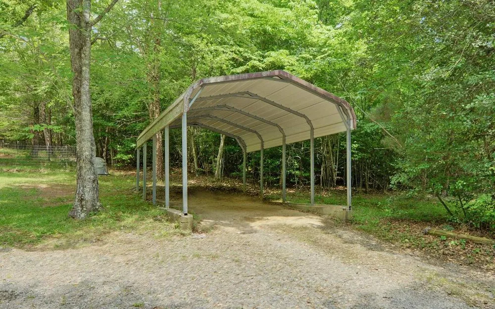 999 Old Mill Road Mineral Bluff, GA 30559