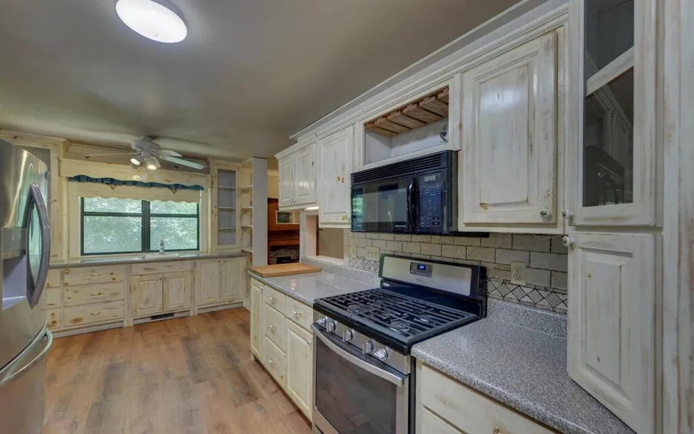 999 Old Mill Road Mineral Bluff, GA 30559