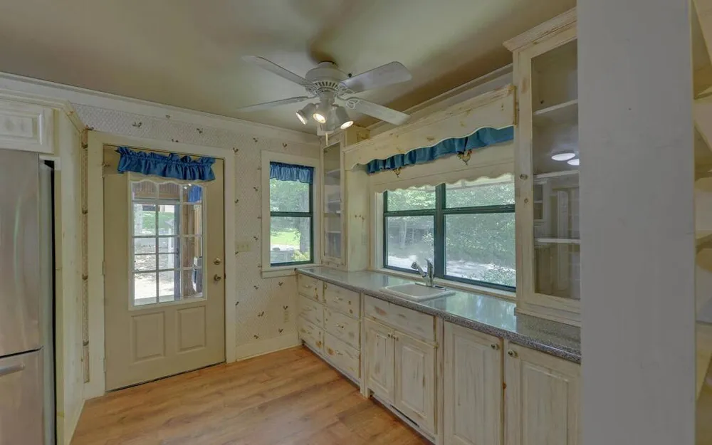 999 Old Mill Road Mineral Bluff, GA 30559