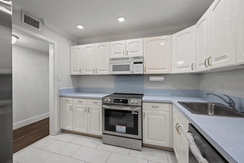 22615 SW 66th Avenue #208 Boca Raton, FL 33428