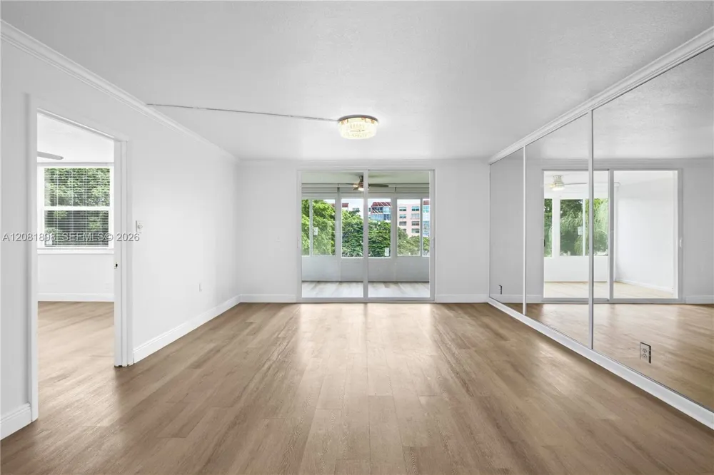 27 Abbey Ln #403 Delray Beach, FL 33446