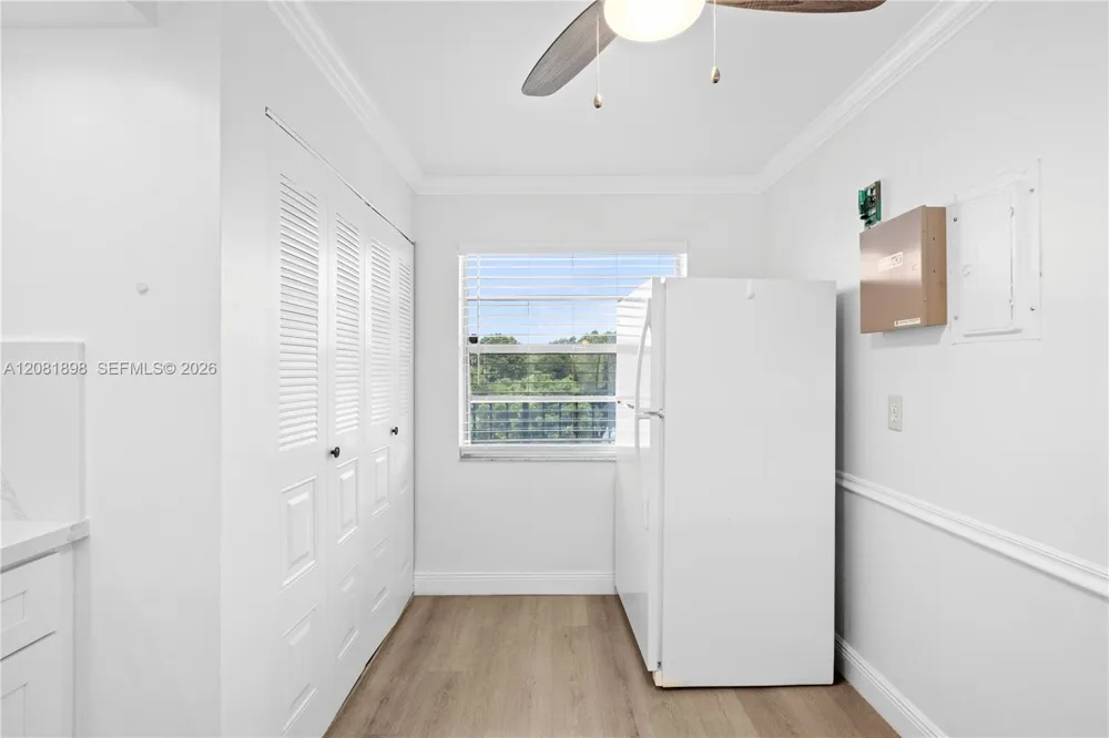 27 Abbey Ln #403 Delray Beach, FL 33446