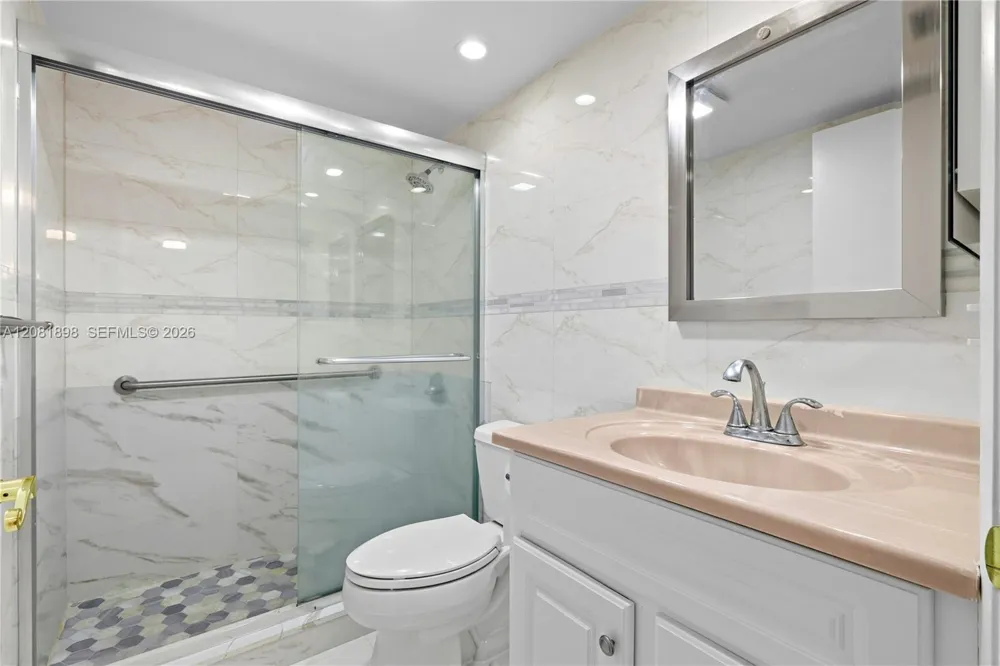 27 Abbey Ln #403 Delray Beach, FL 33446