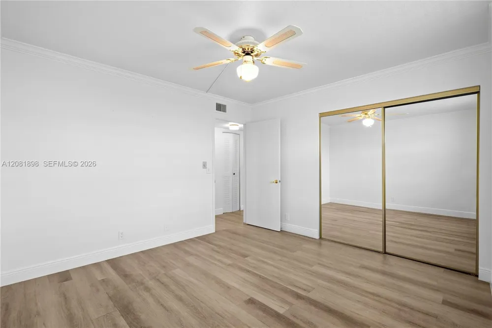 27 Abbey Ln #403 Delray Beach, FL 33446