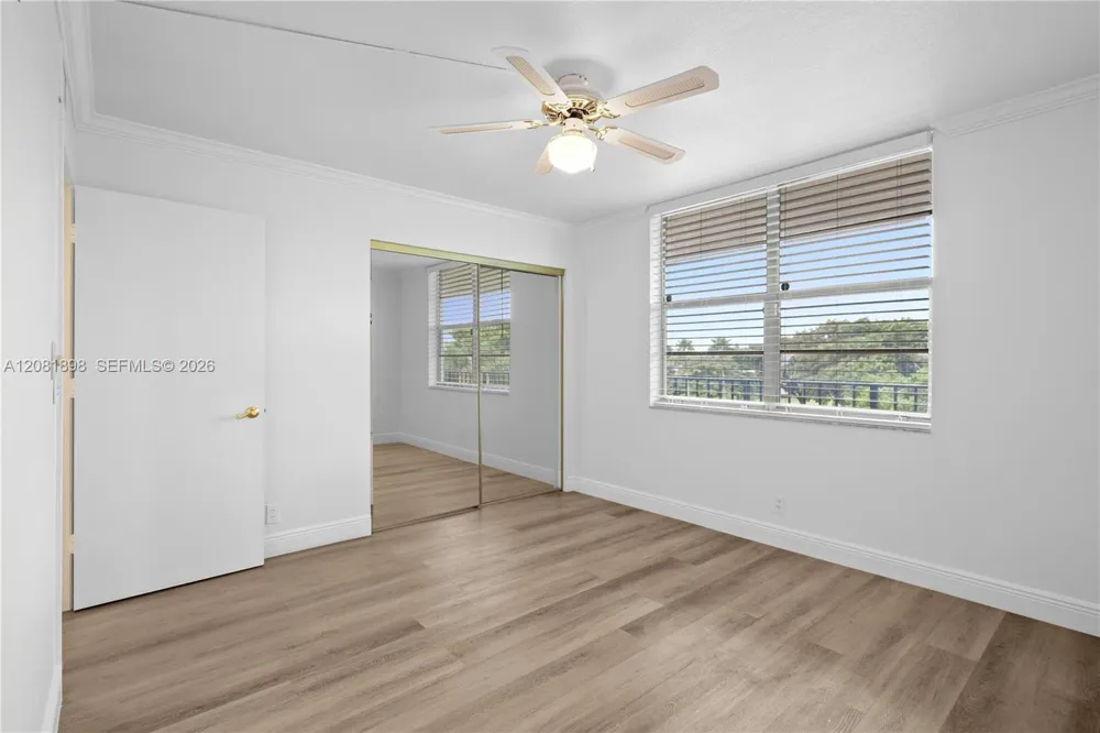 27 Abbey Ln #403 Delray Beach, FL 33446