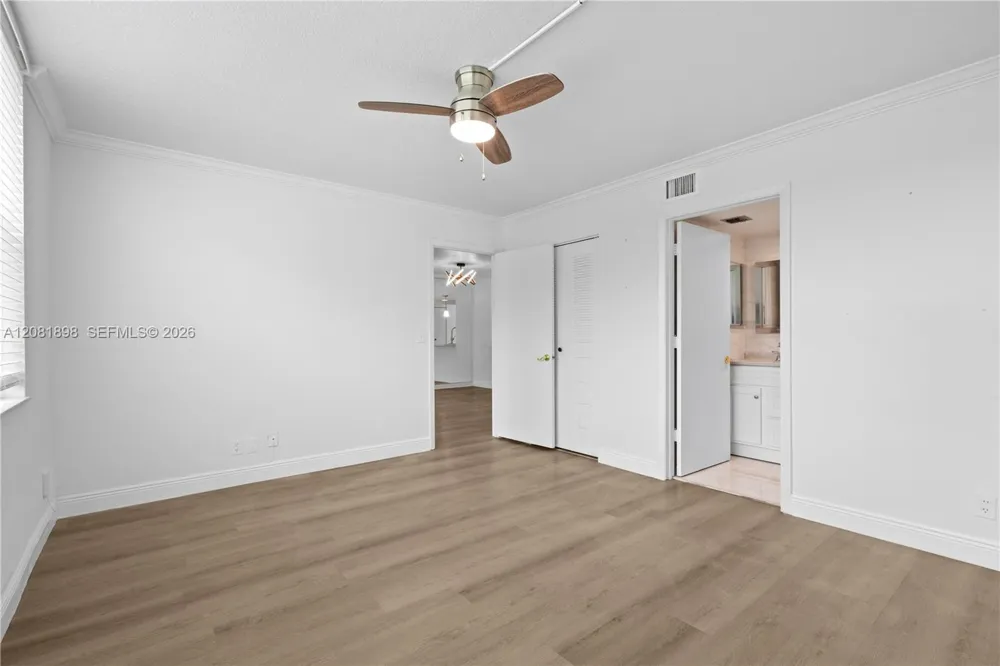 27 Abbey Ln #403 Delray Beach, FL 33446