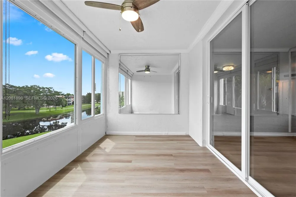 27 Abbey Ln #403 Delray Beach, FL 33446