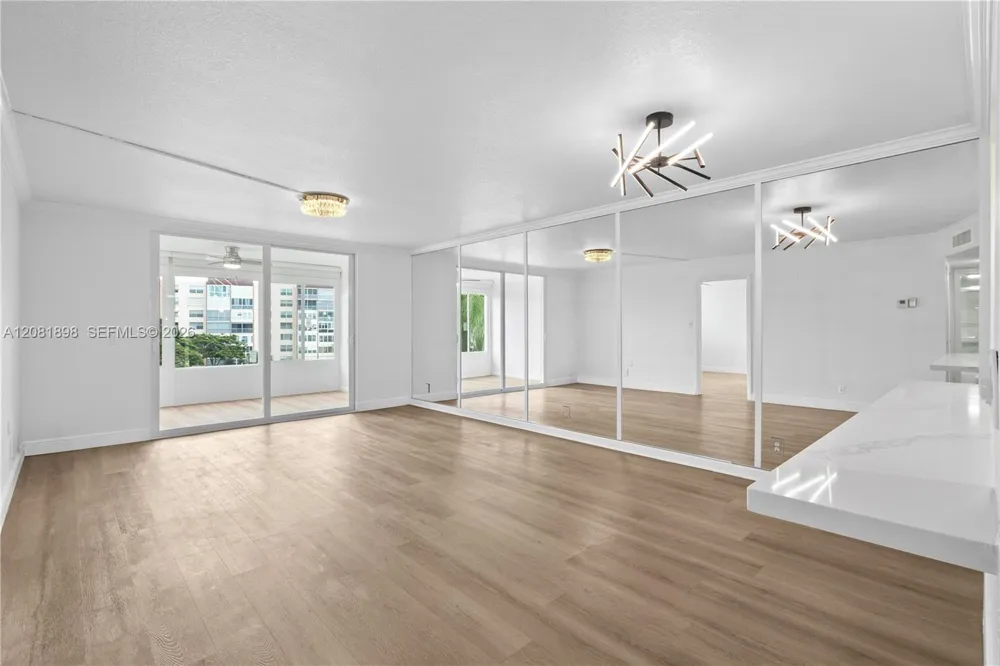 27 Abbey Ln #403 Delray Beach, FL 33446