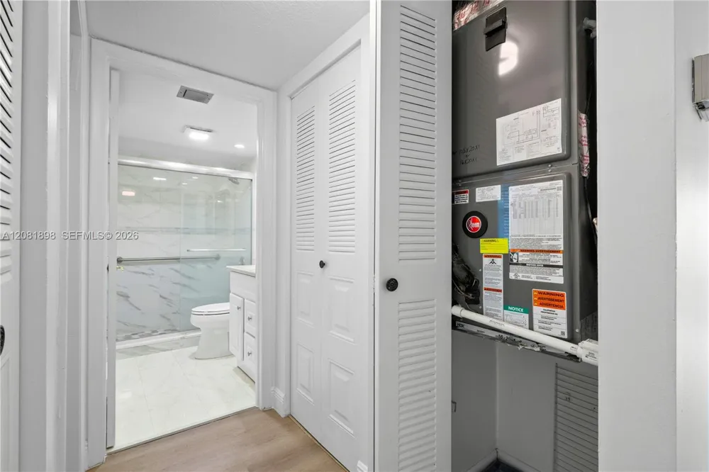 27 Abbey Ln #403 Delray Beach, FL 33446