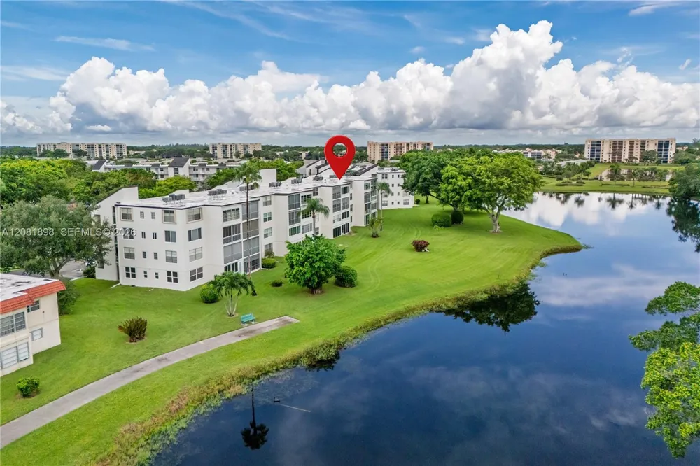 27 Abbey Ln #403 Delray Beach, FL 33446