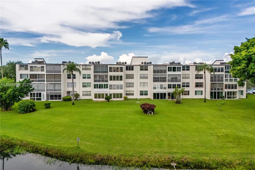 27 Abbey Ln #403 Delray Beach, FL 33446