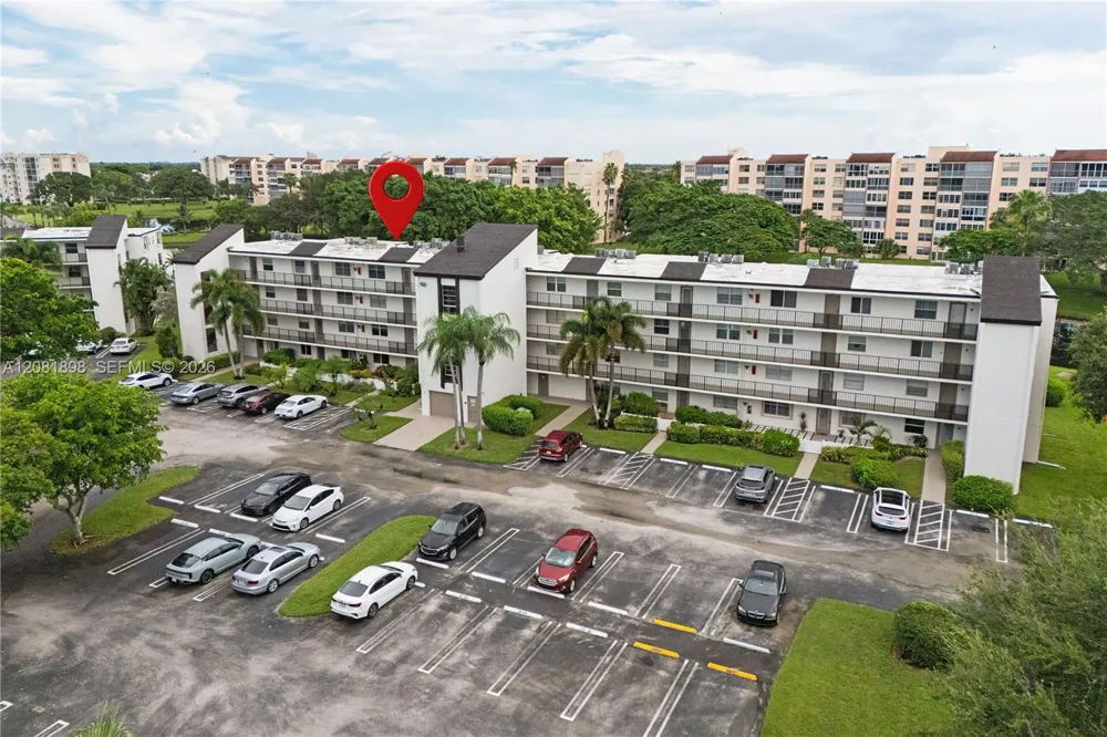 27 Abbey Ln #403 Delray Beach, FL 33446