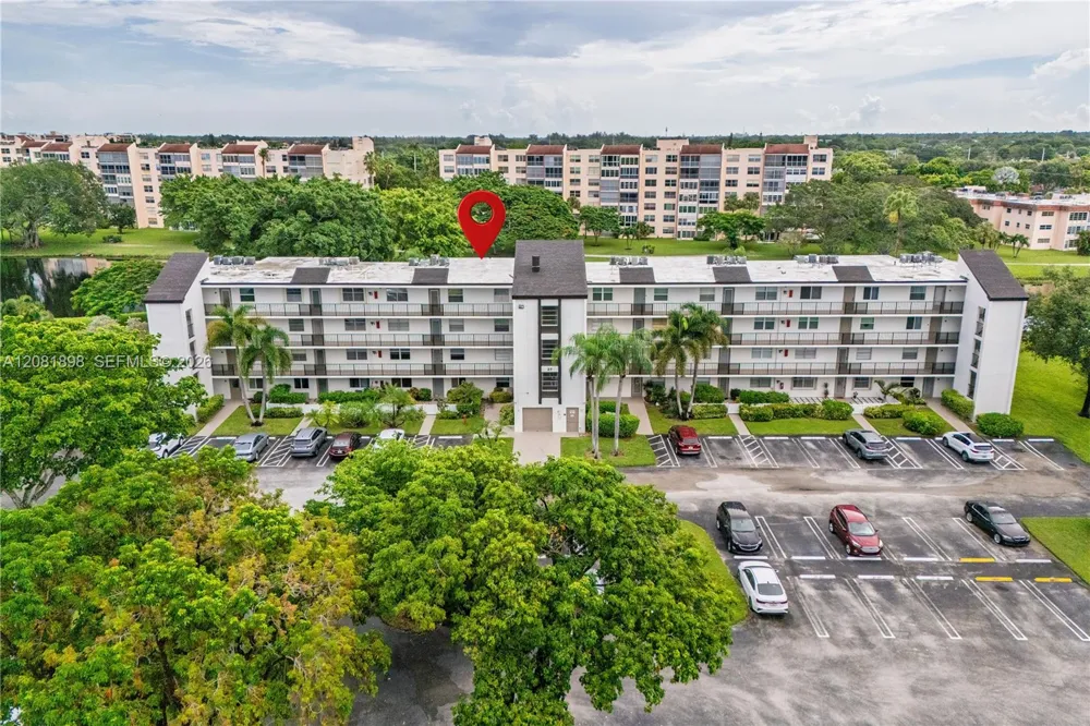 27 Abbey Ln #403 Delray Beach, FL 33446