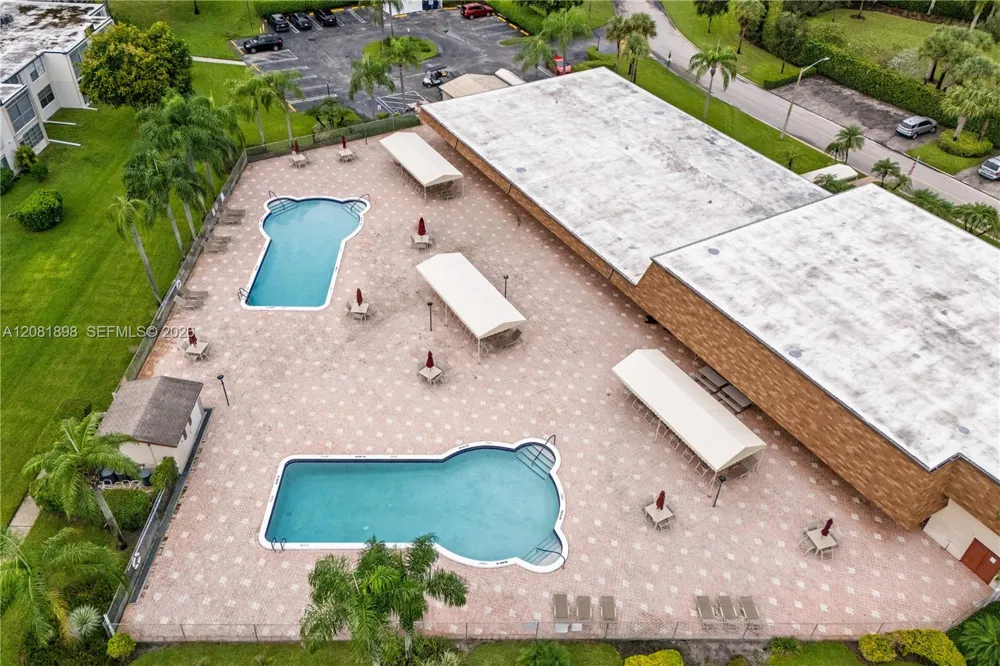 27 Abbey Ln #403 Delray Beach, FL 33446