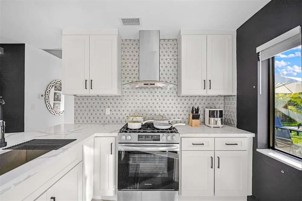 2925 NE 1ST AVENUE Wilton Manors, FL 33334