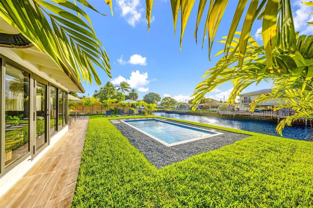 2925 NE 1ST AVENUE Wilton Manors, FL 33334