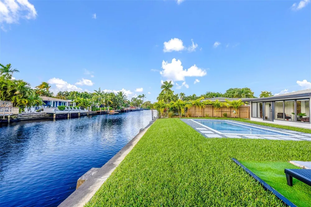 2925 NE 1ST AVENUE Wilton Manors, FL 33334