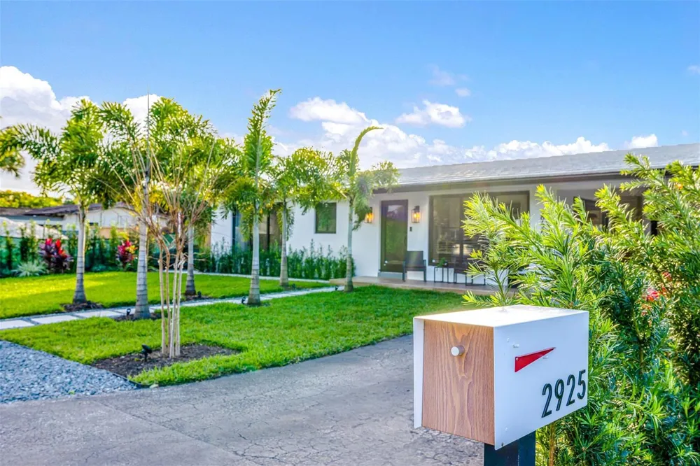 2925 NE 1ST AVENUE Wilton Manors, FL 33334