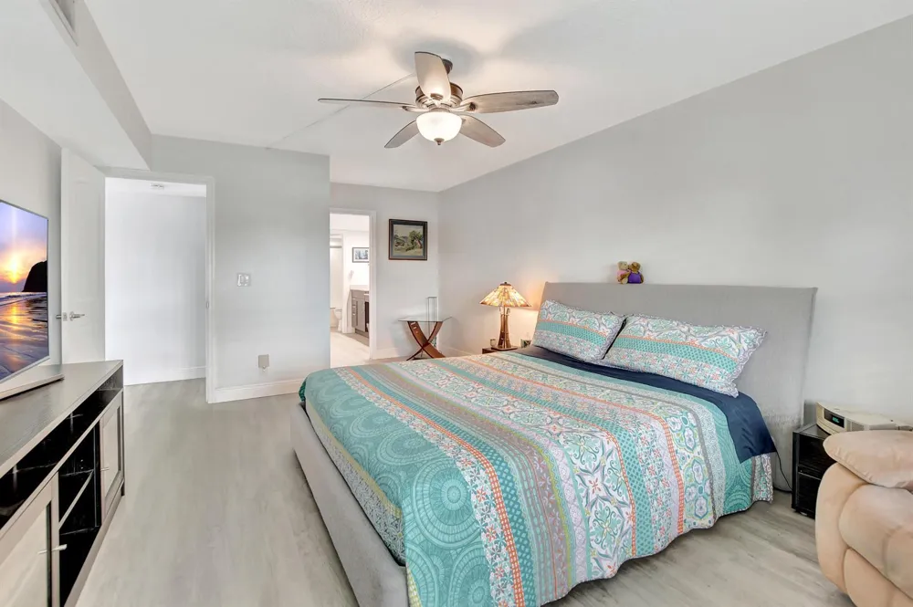 13865 Royal Palm Court Delray Beach, FL 33484