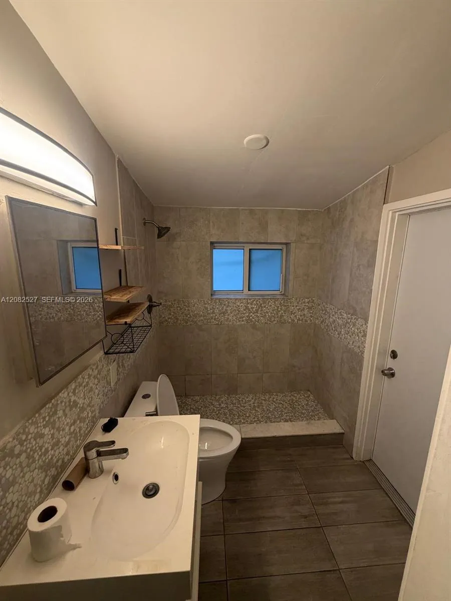 1100 NE 18th Ct #1-8 Fort Lauderdale, FL 33305