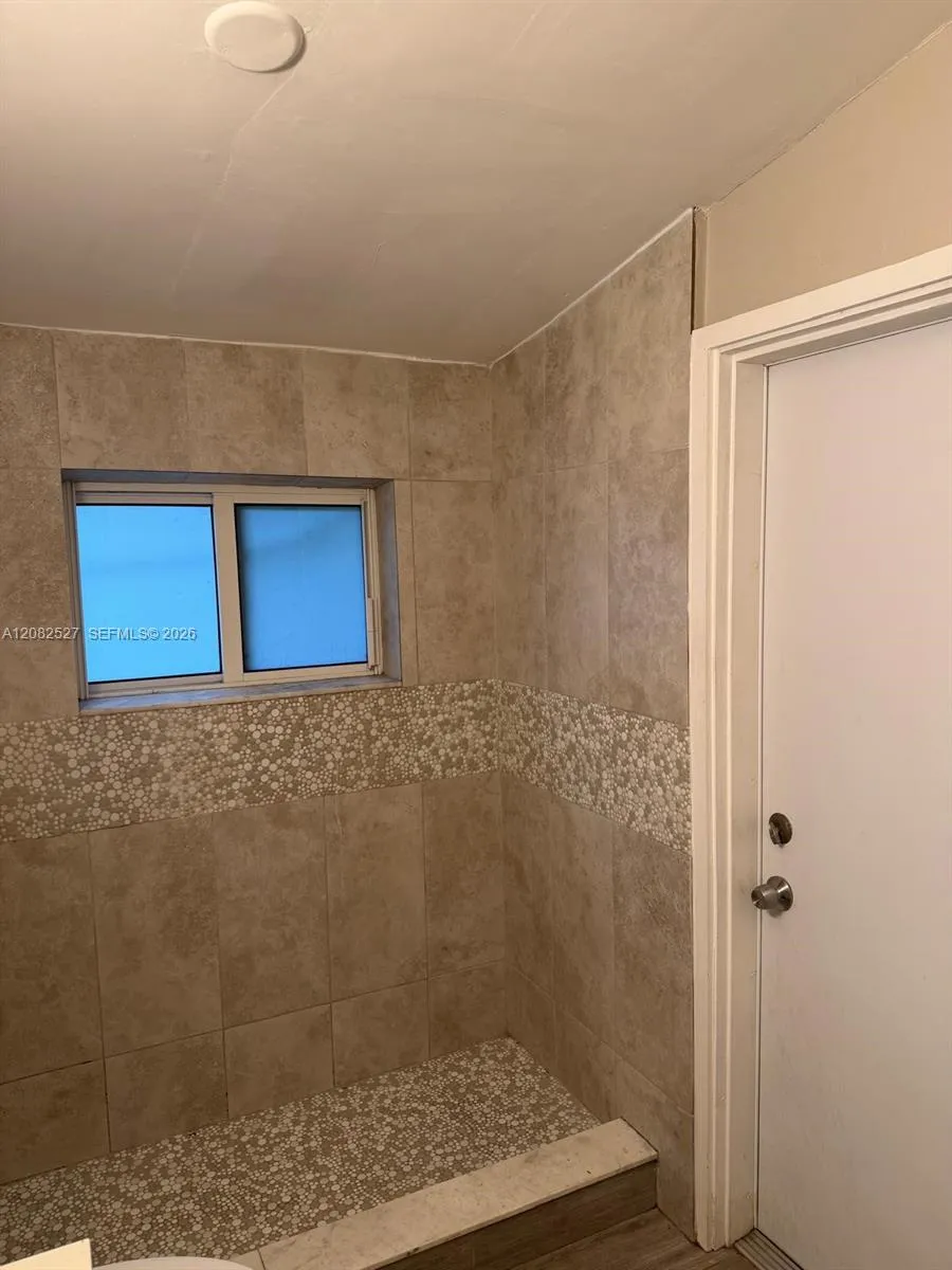1100 NE 18th Ct #1-8 Fort Lauderdale, FL 33305
