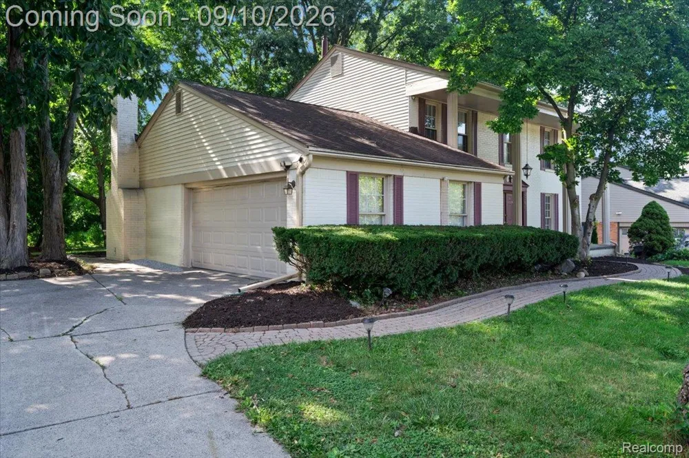 2196 Willow Leaf Drive Rochester Hills City, MI 48309