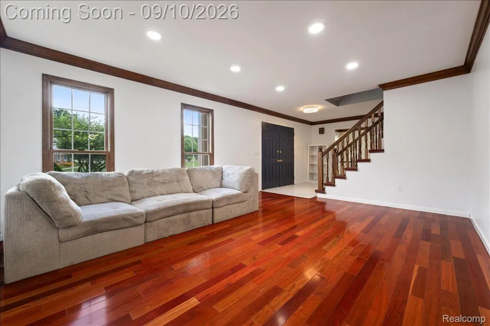 2196 Willow Leaf Drive Rochester Hills City, MI 48309