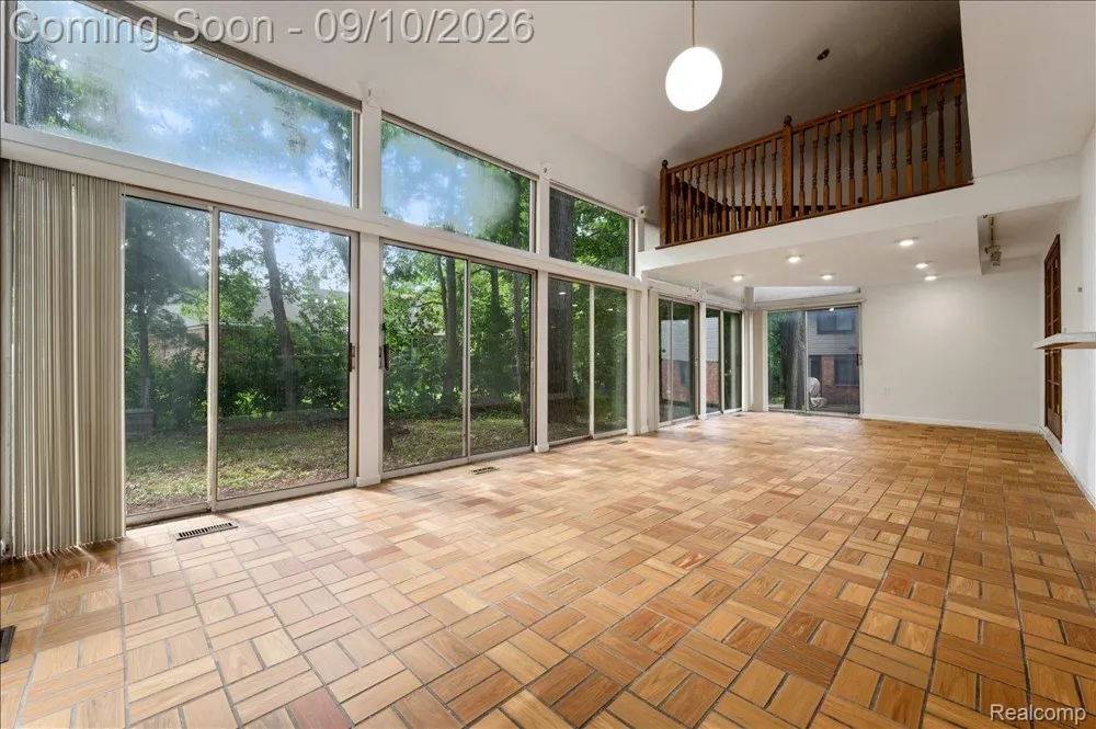 2196 Willow Leaf Drive Rochester Hills City, MI 48309