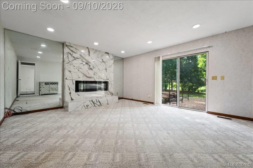 2196 Willow Leaf Drive Rochester Hills City, MI 48309