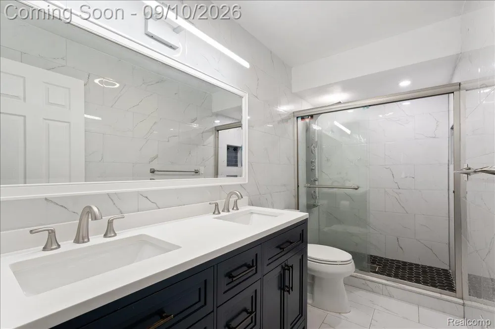 2196 Willow Leaf Drive Rochester Hills City, MI 48309