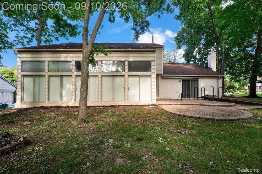 2196 Willow Leaf Drive Rochester Hills City, MI 48309