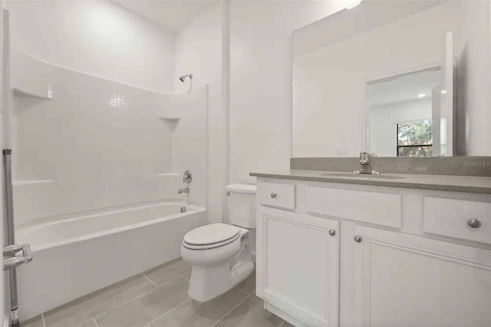5821 HIGH SEAS DRIVE Orlando, FL 32821