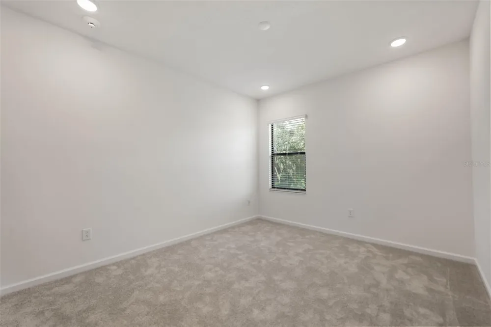 5821 HIGH SEAS DRIVE Orlando, FL 32821