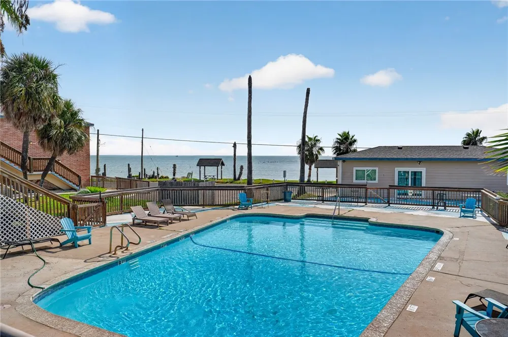919 Fulton Beach #207 Fulton, TX 78382