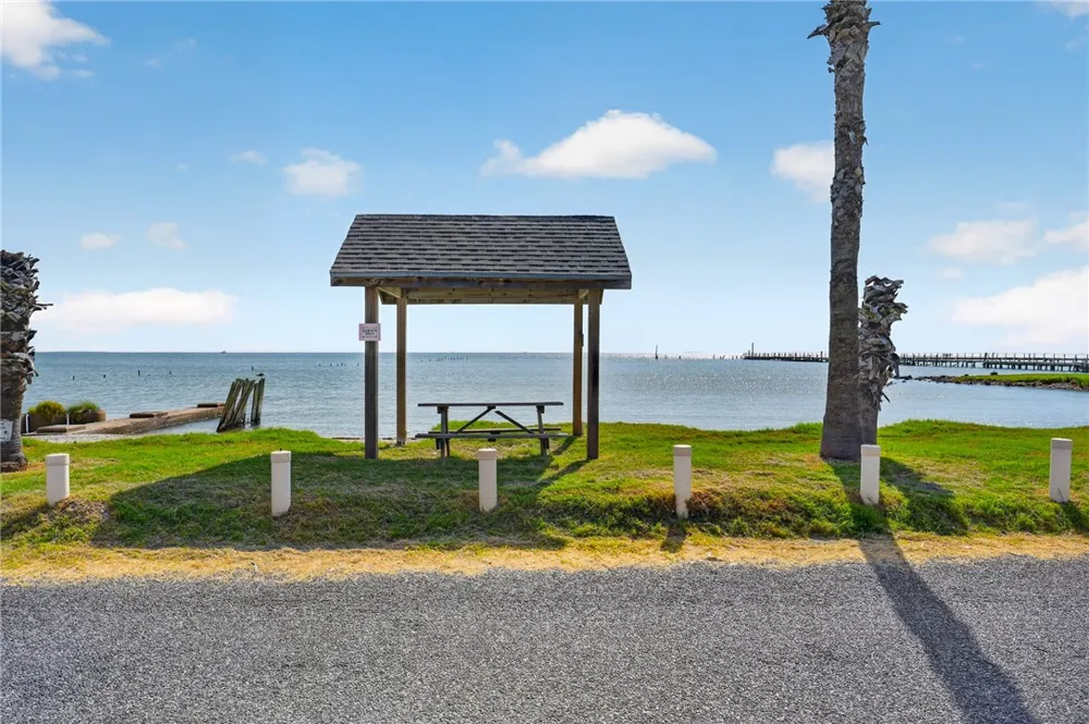 919 Fulton Beach #207 Fulton, TX 78382