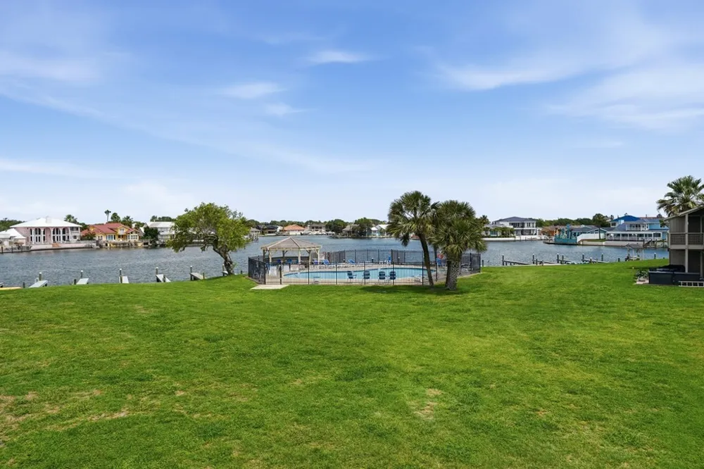 2412 Bayhouse Drive #2412 Rockport, TX 78382