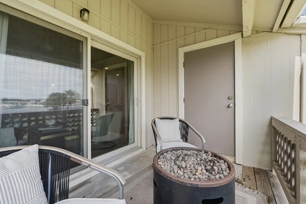 2412 Bayhouse Drive #2412 Rockport, TX 78382